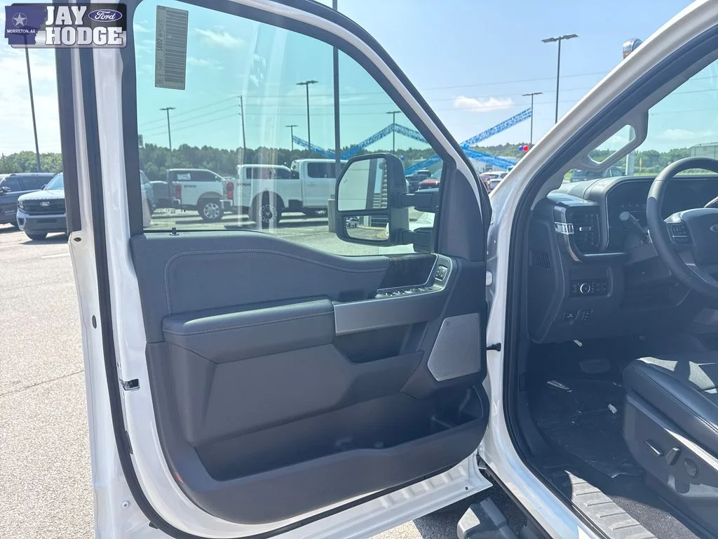 New 2026 Star White Metallic Tri-Coat Ford F-250® Lariat® image 22