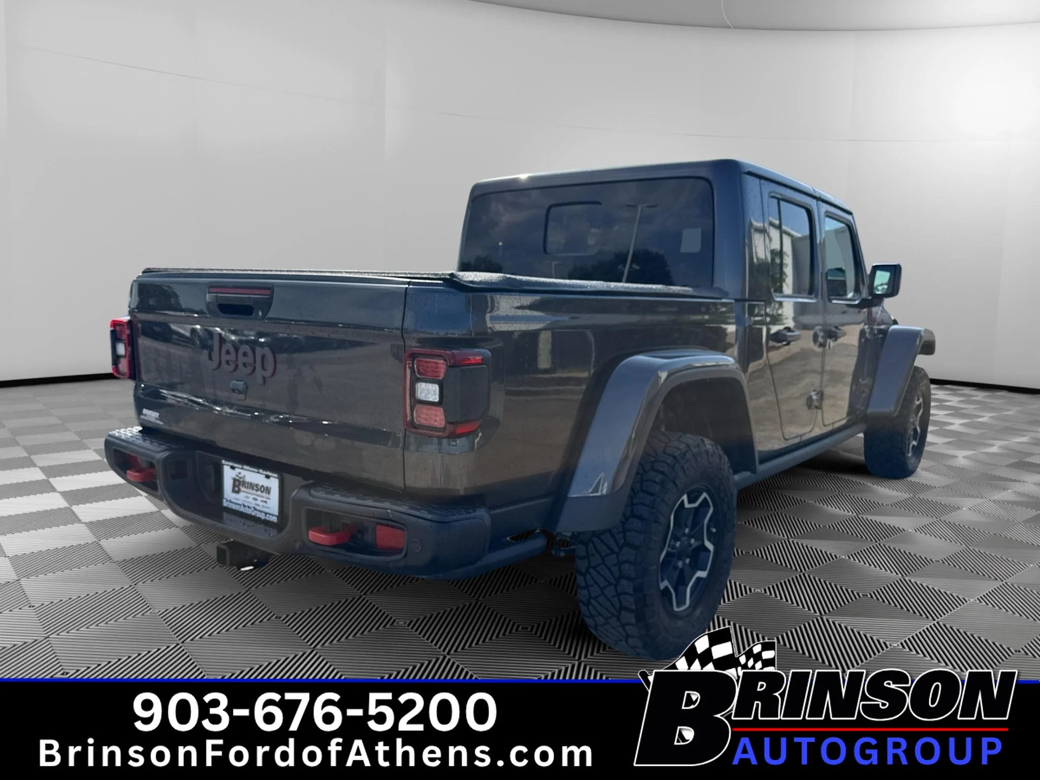 Used 2022 Granite Crystal Metallic Clearcoat Jeep Rubicon image 5