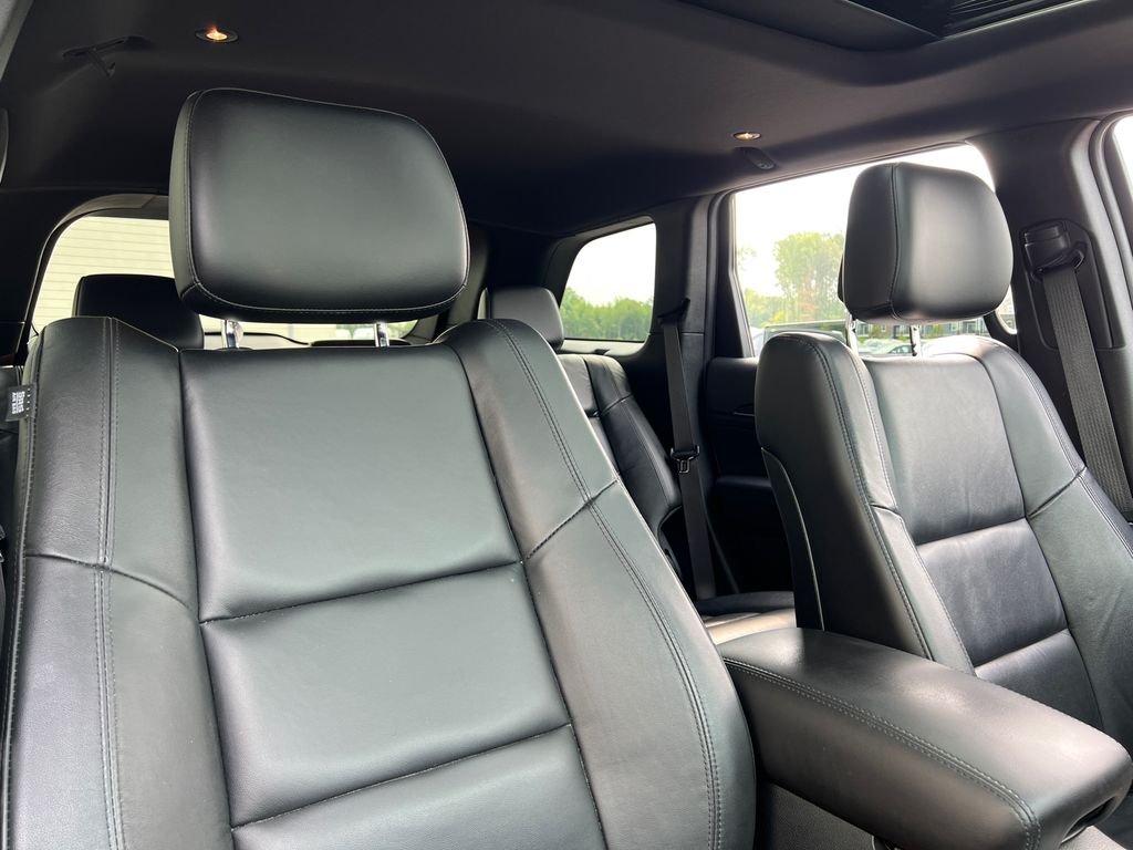 Used 2022 Red Jeep Limited image 25
