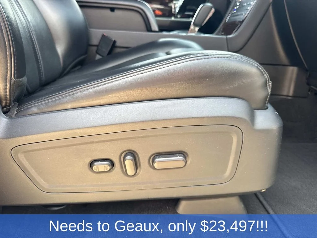 Used 2017 White Lincoln Select image 34