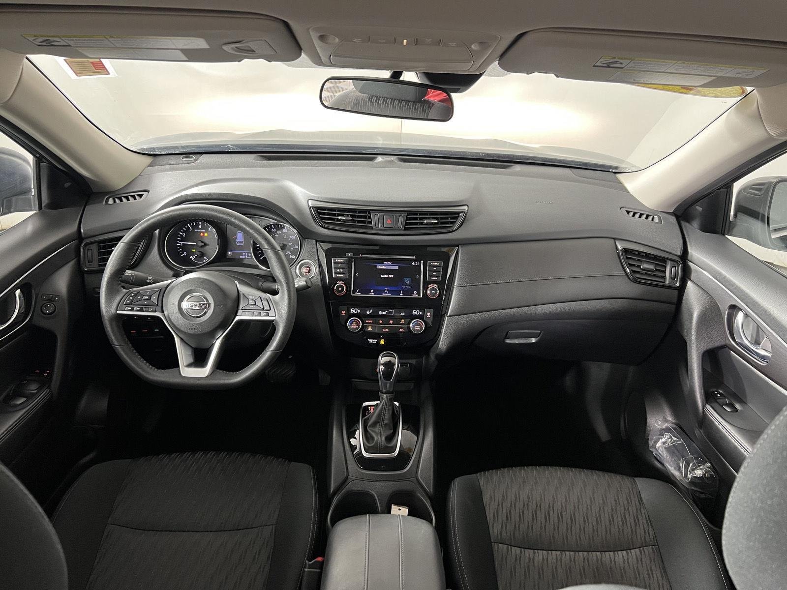Used 2020 Midnight Pine Metallic Nissan SV image 21