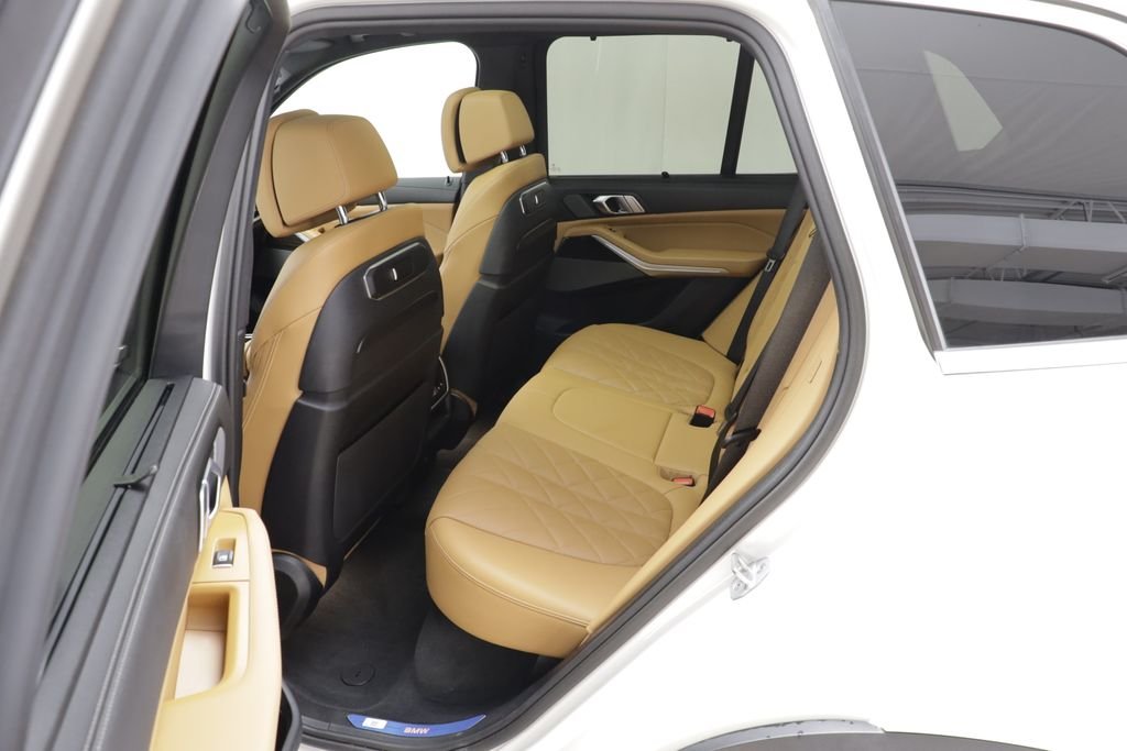 Certified Used 2024 Mineral White Metallic BMW xDrive40i image 15