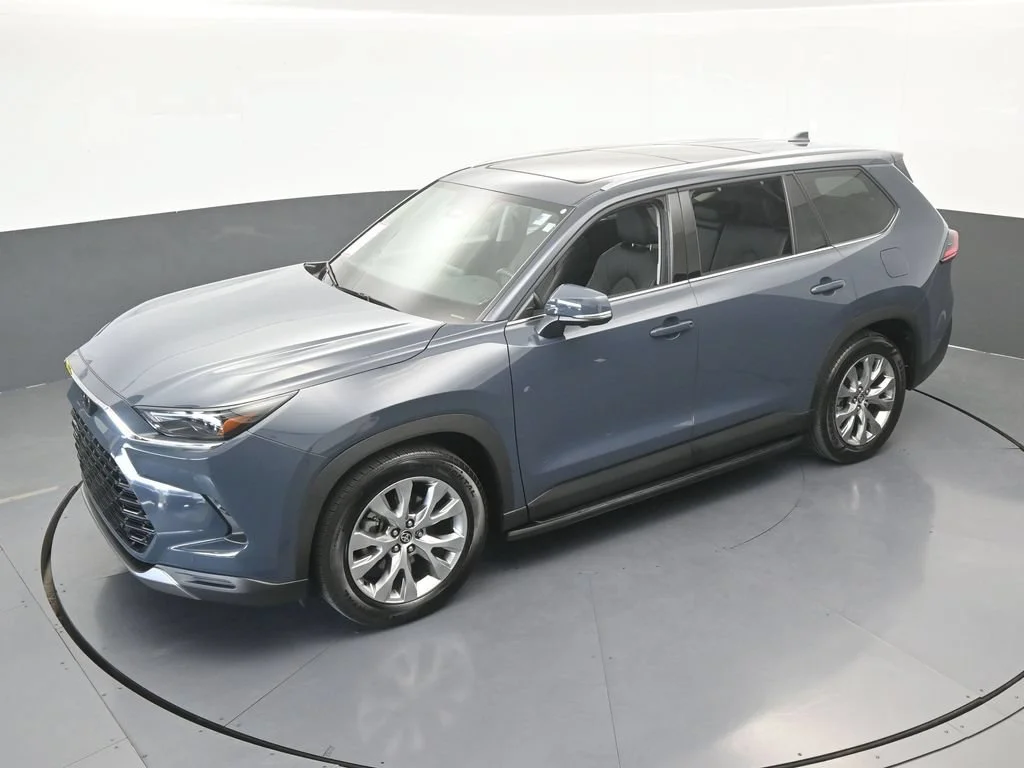 Used 2025 Cloud Toyota Limited image 55