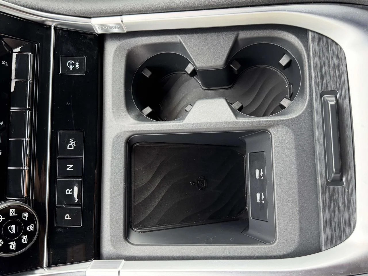 Used 2025 Super Black Nissan SL 4WD image 29