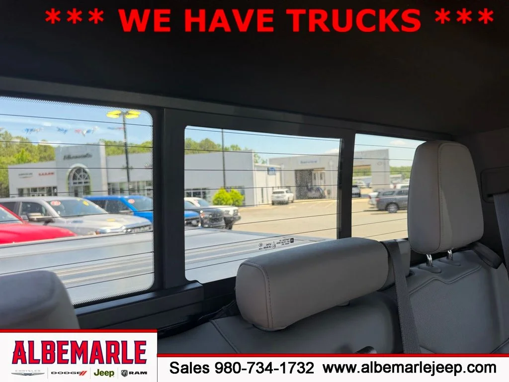 Used 2020 White GMC SLT image 39