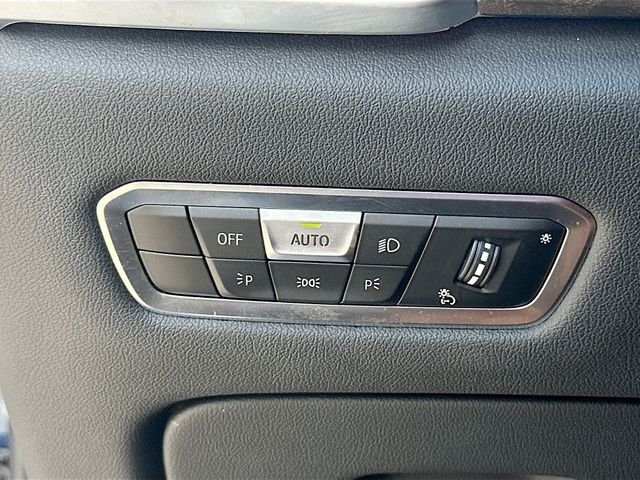 Used 2022 Blue BMW xDrive40i image 10