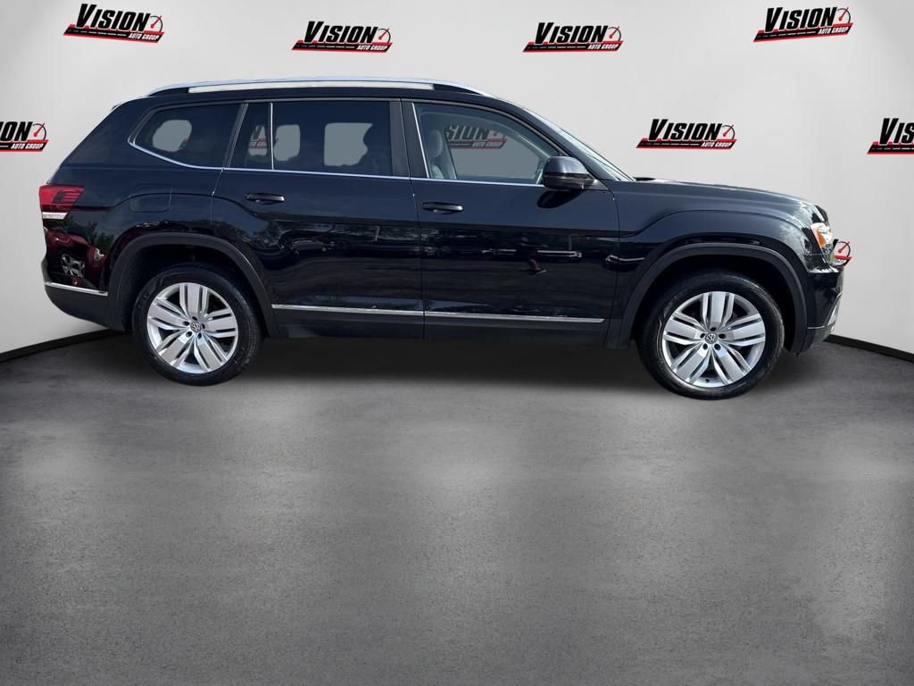 Used 2019 Black Volkswagen SEL image 4
