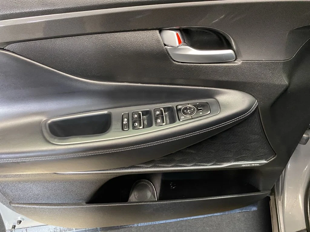 Used 2022 Gray Hyundai SEL image 33