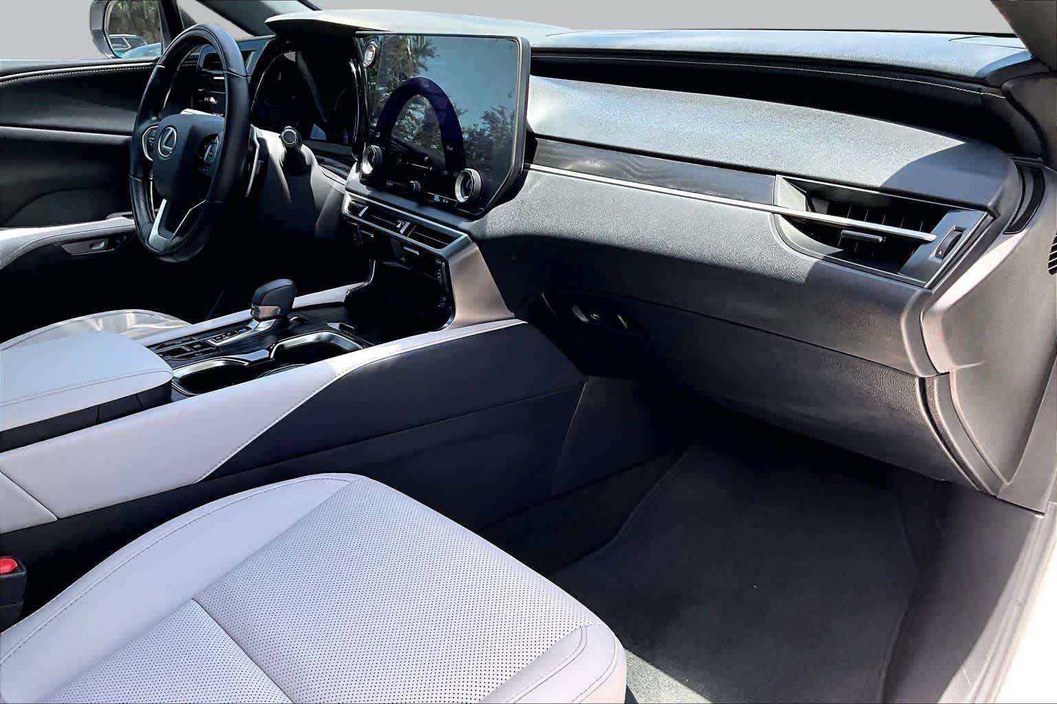 Used 2024 Eminent White Pearl Lexus Premium image 19