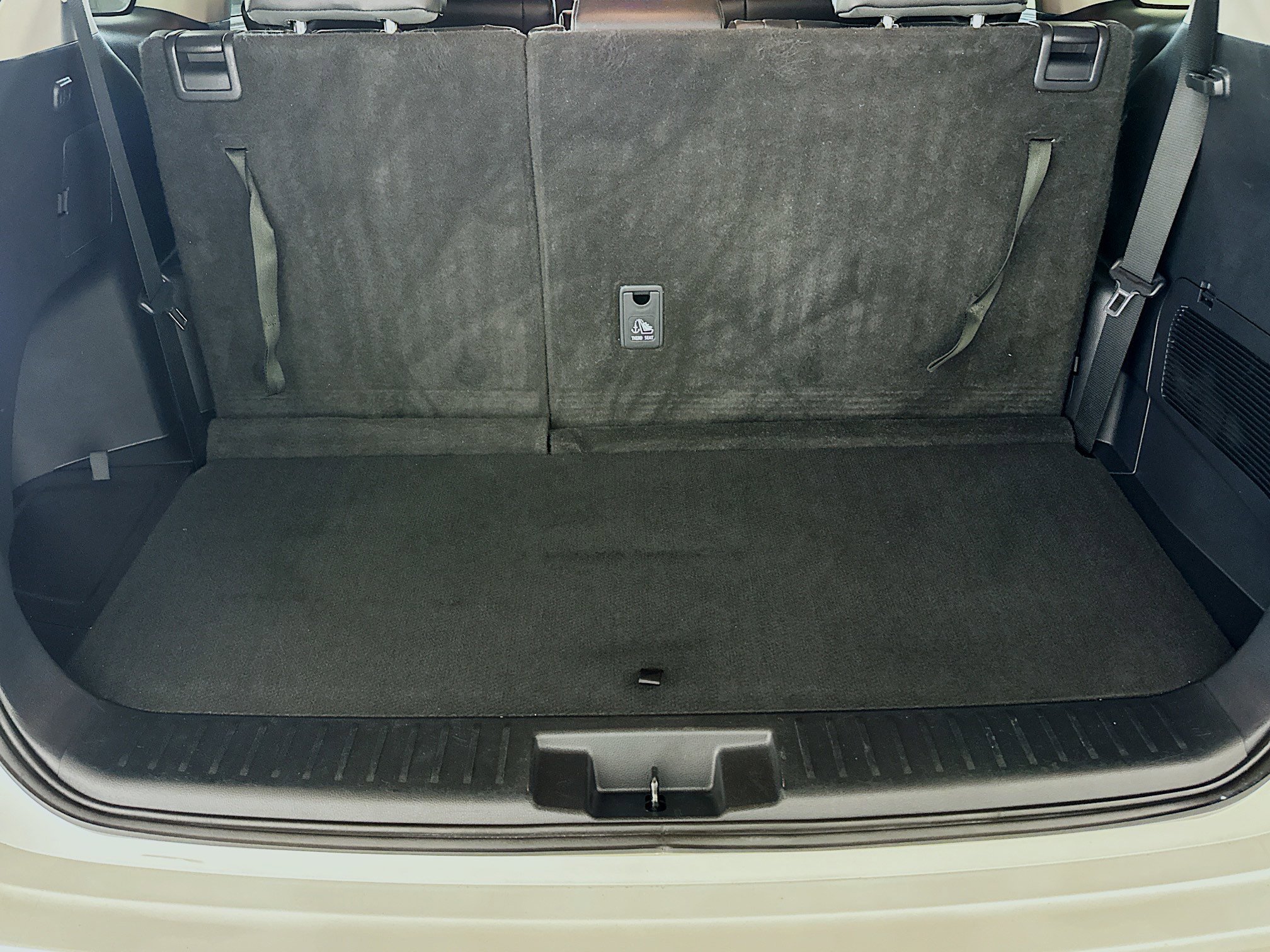 Certified Used 2025 Pearl Toyota XLE image 31