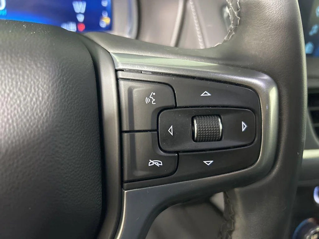 Used 2024 Black Chevrolet Z71 image 27