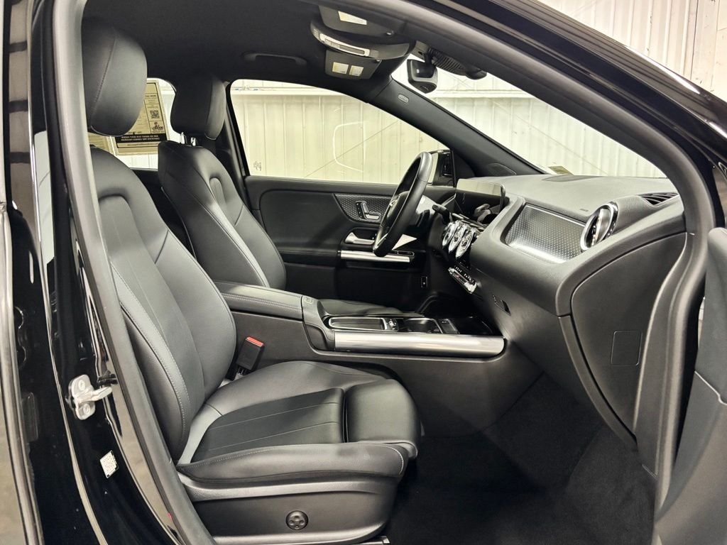 Used 2025 Black Mercedes-Benz GLA 250 image 23