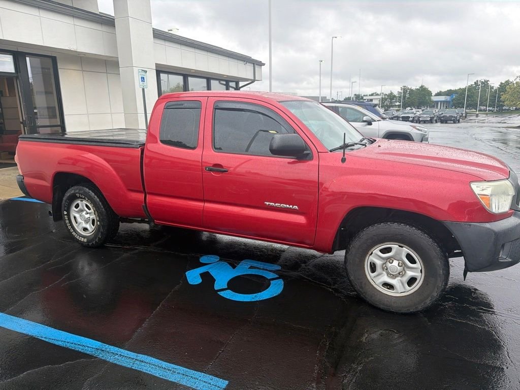 Used 2015 Red Toyota Base image 13