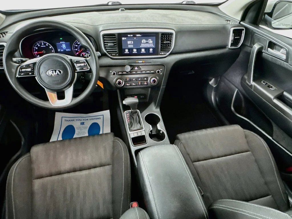 Used 2022 White Kia LX image 25