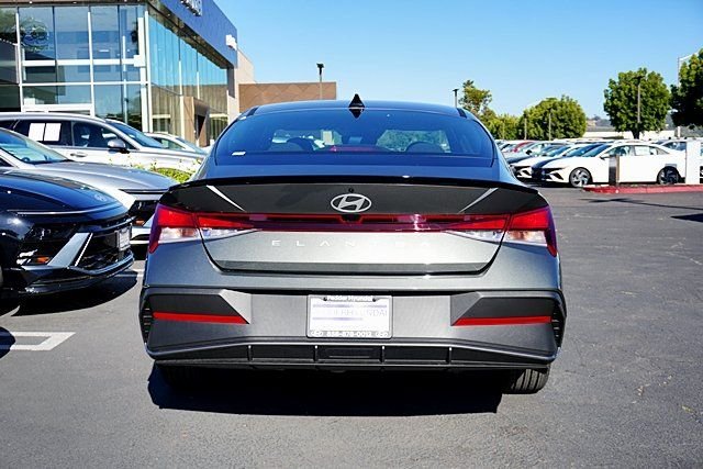 Used 2026 Gray Hyundai SEL Sport image 8