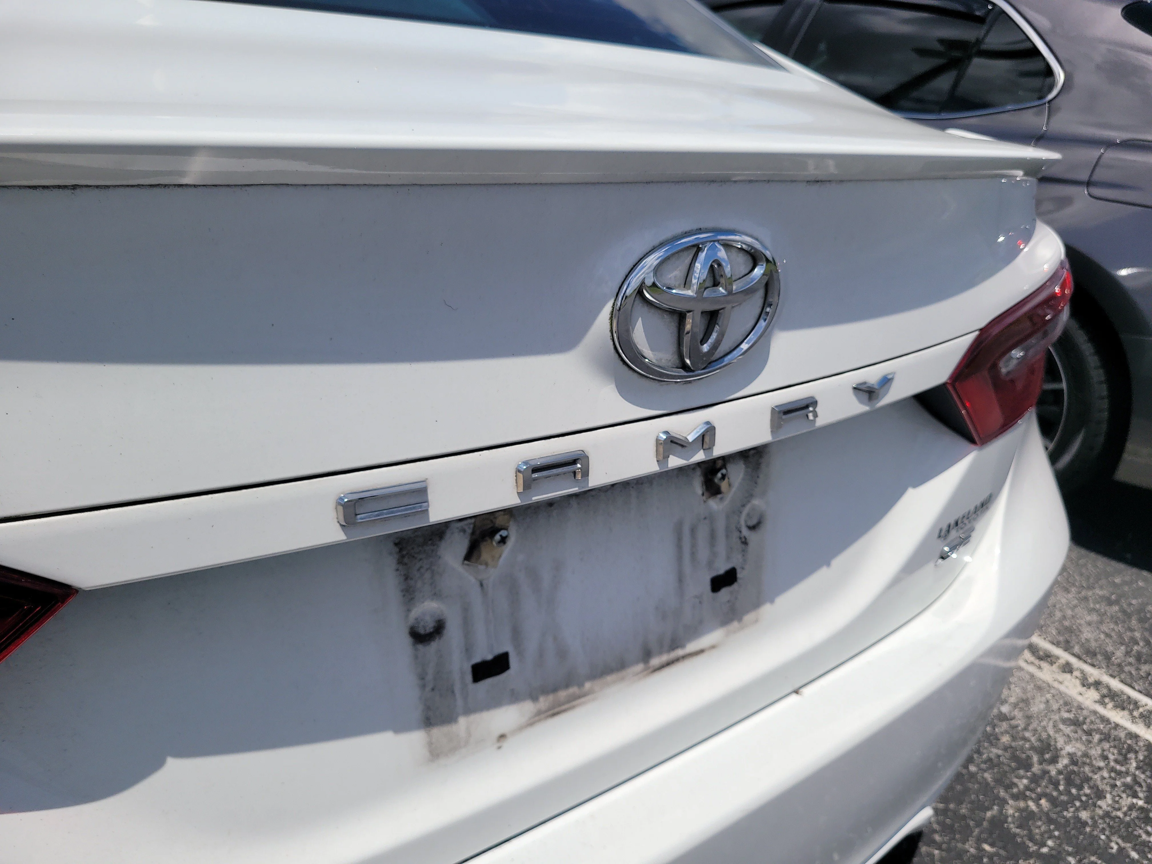 Used 2021 Super White Toyota SE Nightshade image 10
