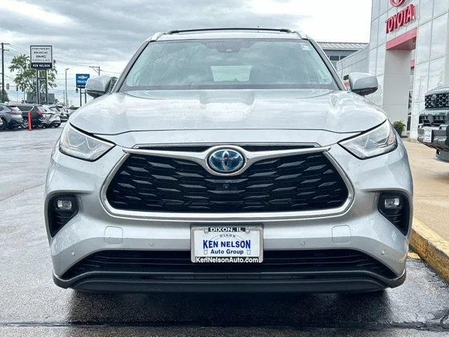Used 2022 Celestial Silver Metallic Toyota Limited image 2