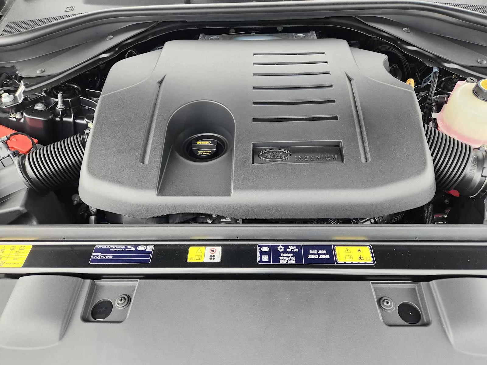 New 2026 Carpathian Grey LAND ROVER Dynamic SE image 31
