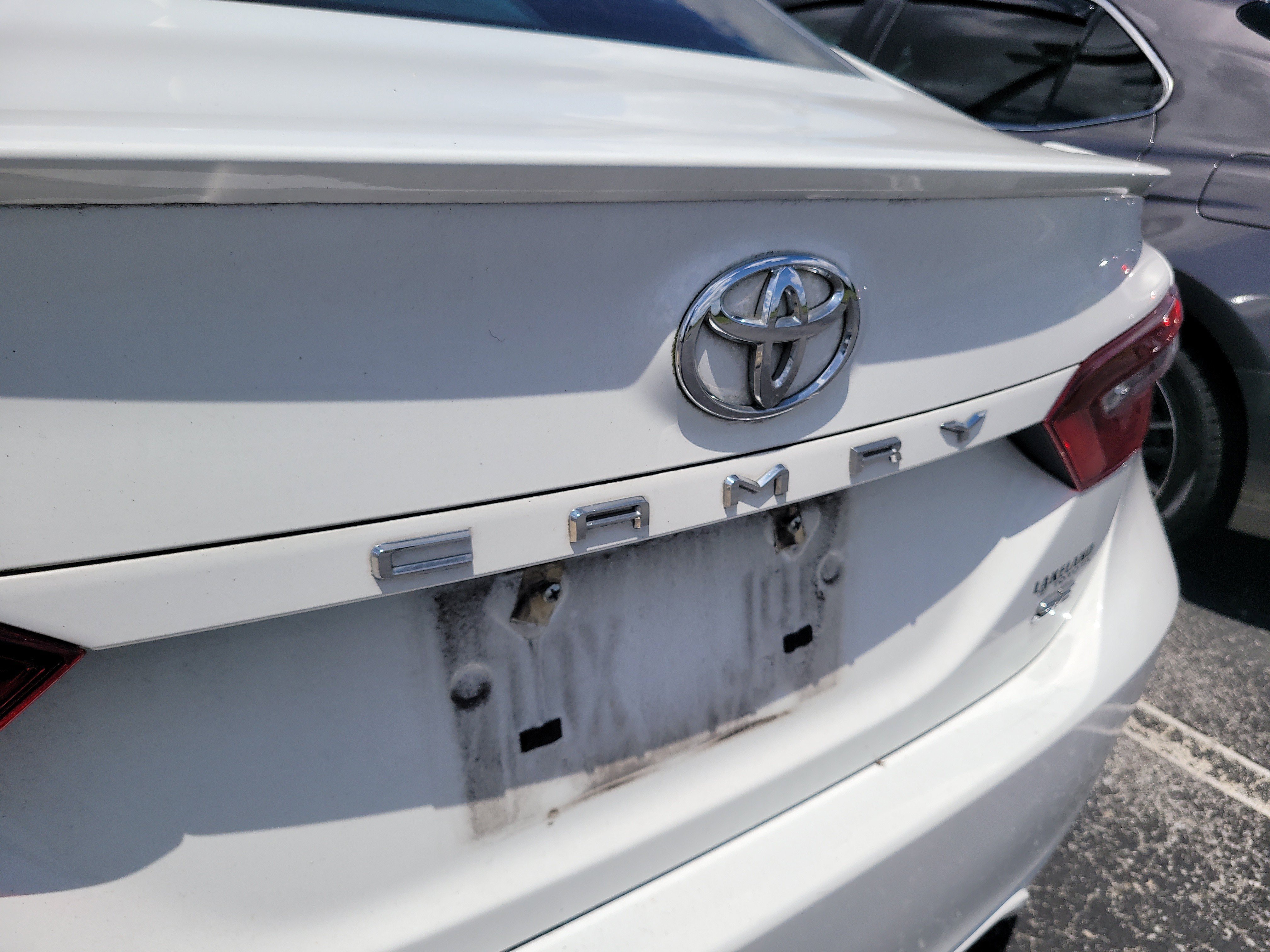 Used 2021 Super White Toyota SE Nightshade image 10