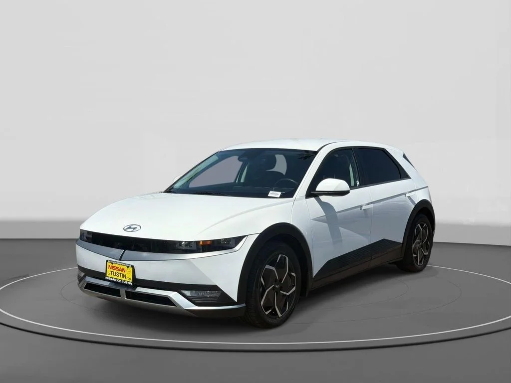 Used 2024 ATLAS WHITE Hyundai SE Standard Range image 1