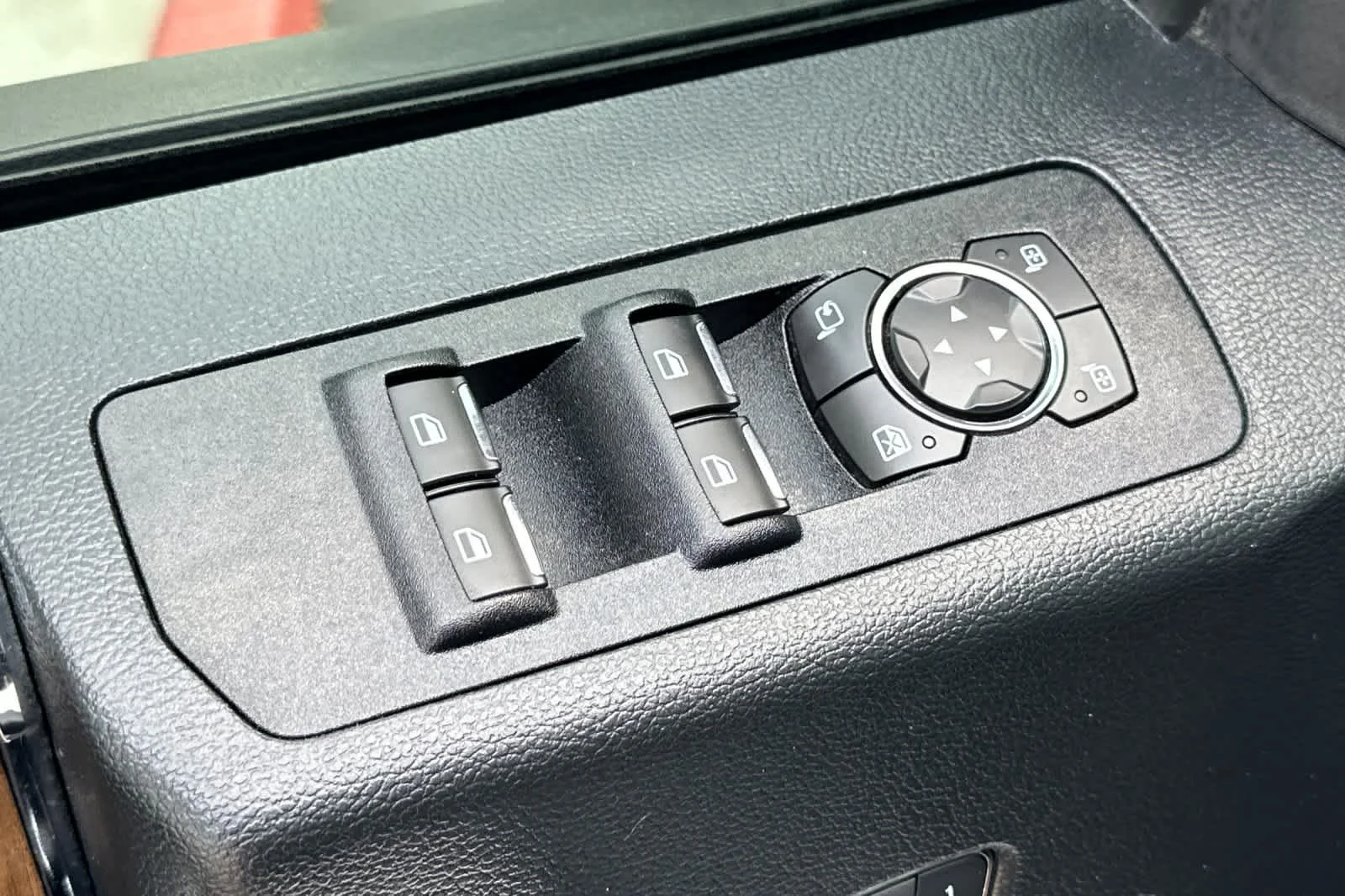Certified Used 2019 Magnetic Metallic Ford LARIAT image 13