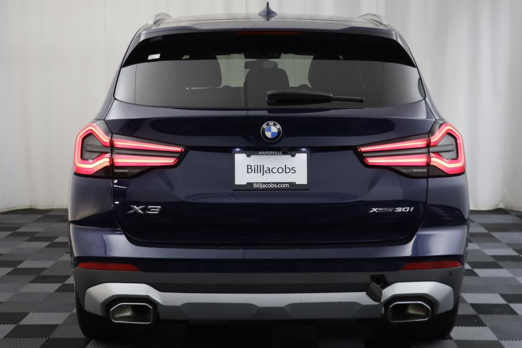 Used 2022 Tanzanite Blue II Metallic BMW xDrive30i image 15