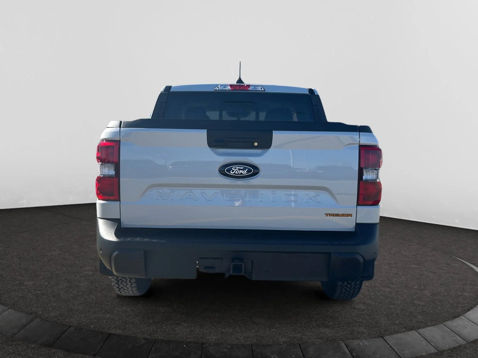 New 2026 Space White Metallic Ford Tremor image 4
