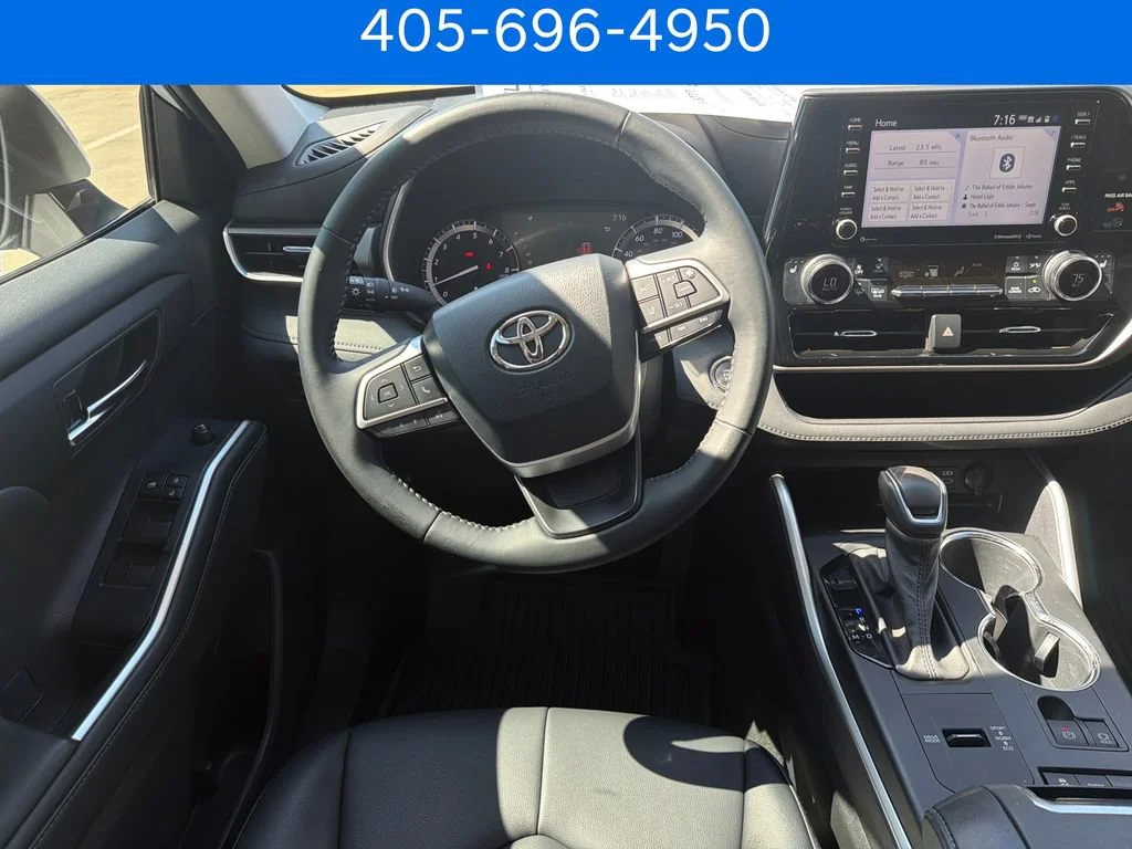 Pre-Owned 2022 Toyota Highlander XLE