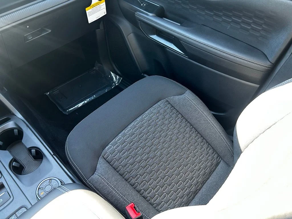 New 2026 Desert Sand Ford XLT image 13