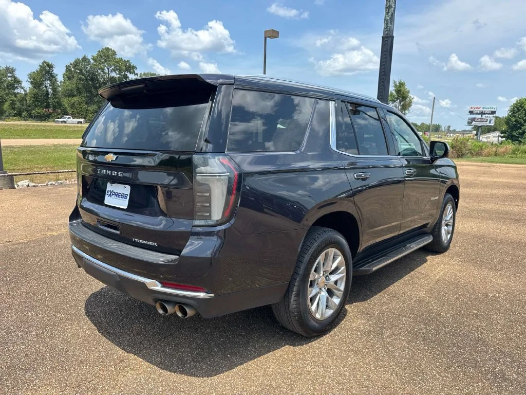 Used 2025 Gray Chevrolet Premier image 8