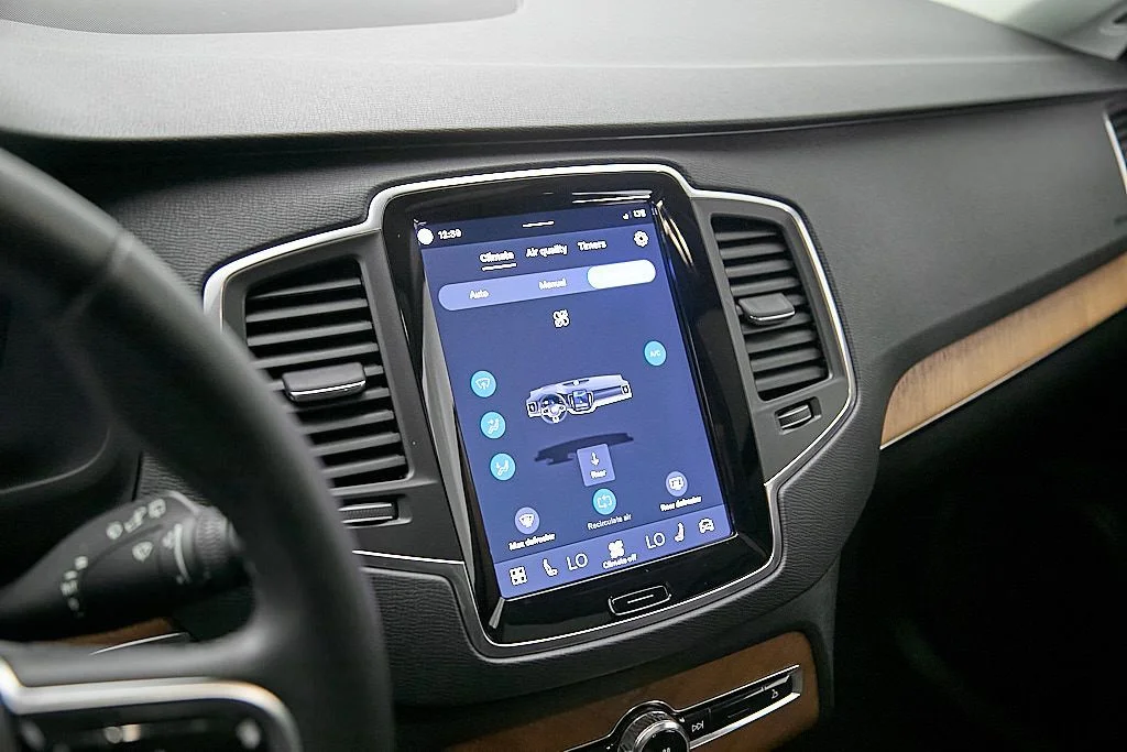 Certified Used 2023 Crystal White Volvo Core image 14