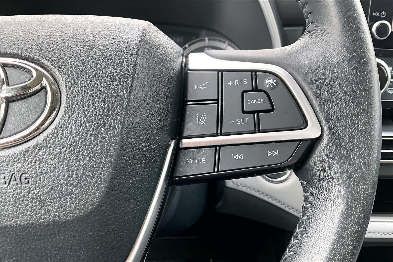 2023 Toyota Highlander XLE - Photo 25