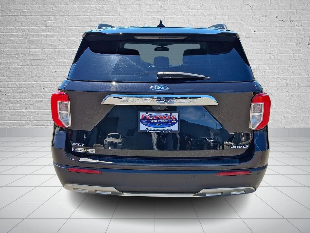 Certified Used 2021 Black Metallic Ford XLT image 6