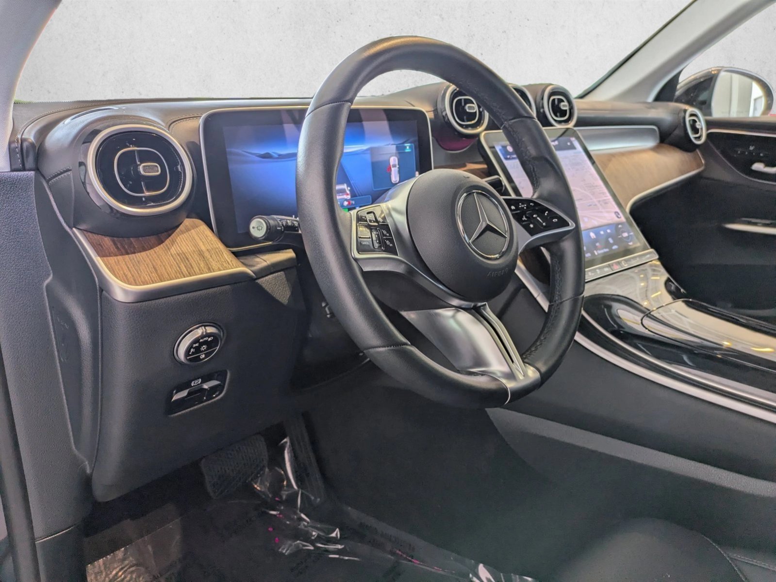 Used 2025 Black Mercedes-Benz GLC 350e image 10