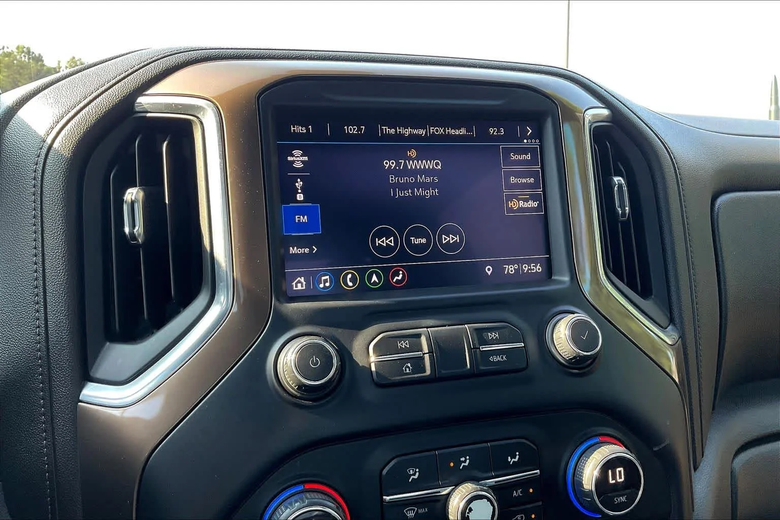 Used 2019 Northsky Blue Metallic Chevrolet High Country image 32