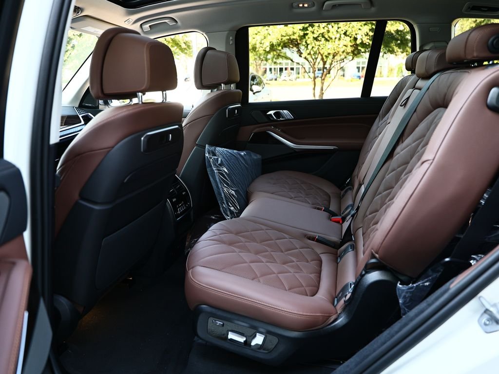 New 2027 Mineral White Metallic BMW xDrive40i image 28
