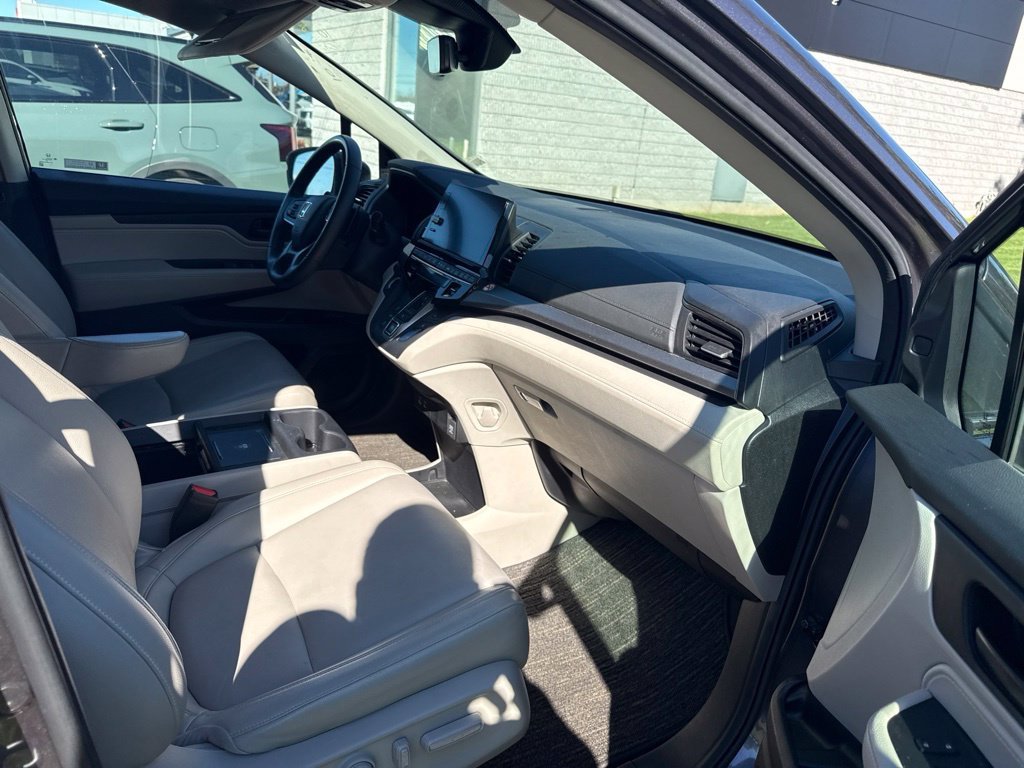 Used 2025 Silver Honda EX-L image 13