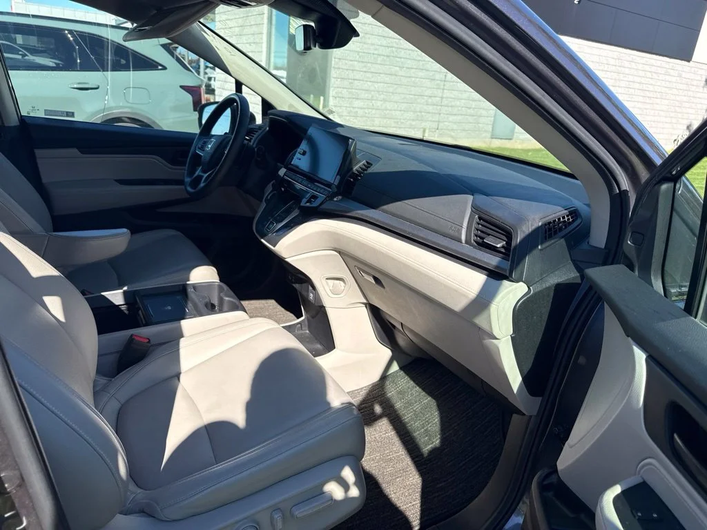 Used 2025 Silver Honda EX-L image 13