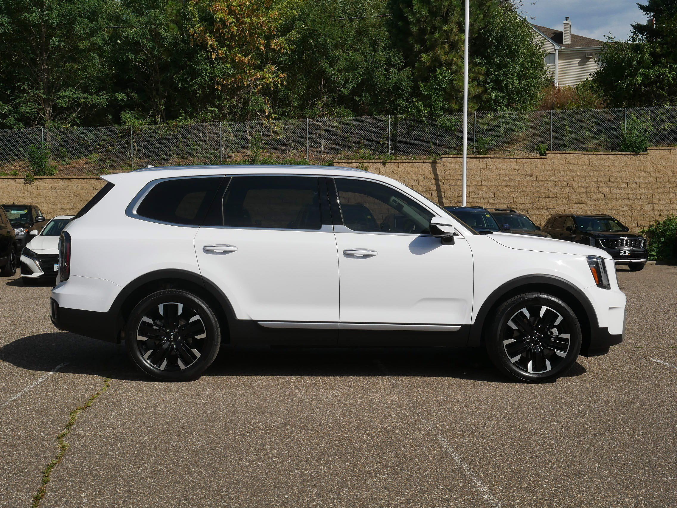 Certified Used 2024 Glacial White Pearl Kia SX image 8