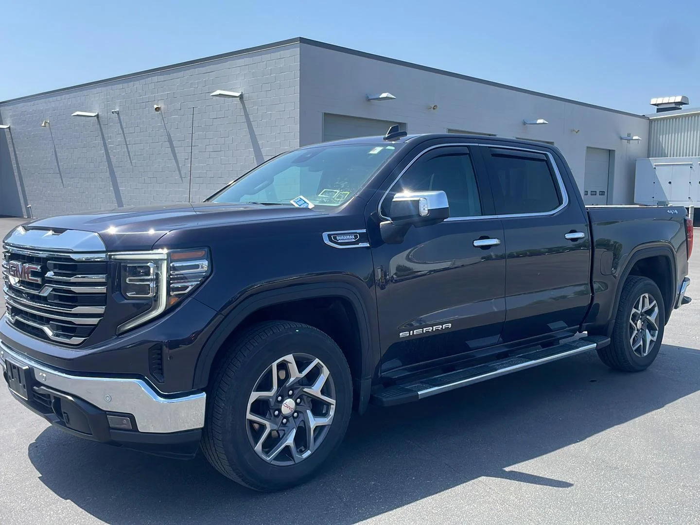Used 2024 Titanium Rush Metallic GMC SLT image 5