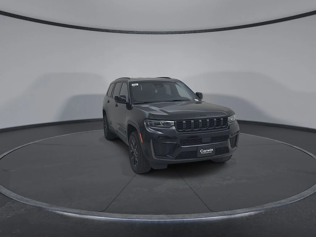 New 2026 Diamond Black Crystal Pearlcoat Jeep Altitude image 4