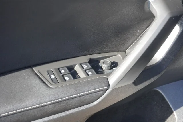 Used 2022 GRAY Volkswagen S image 16