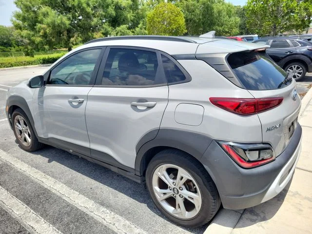 Used 2022 Silver Hyundai SEL image 4