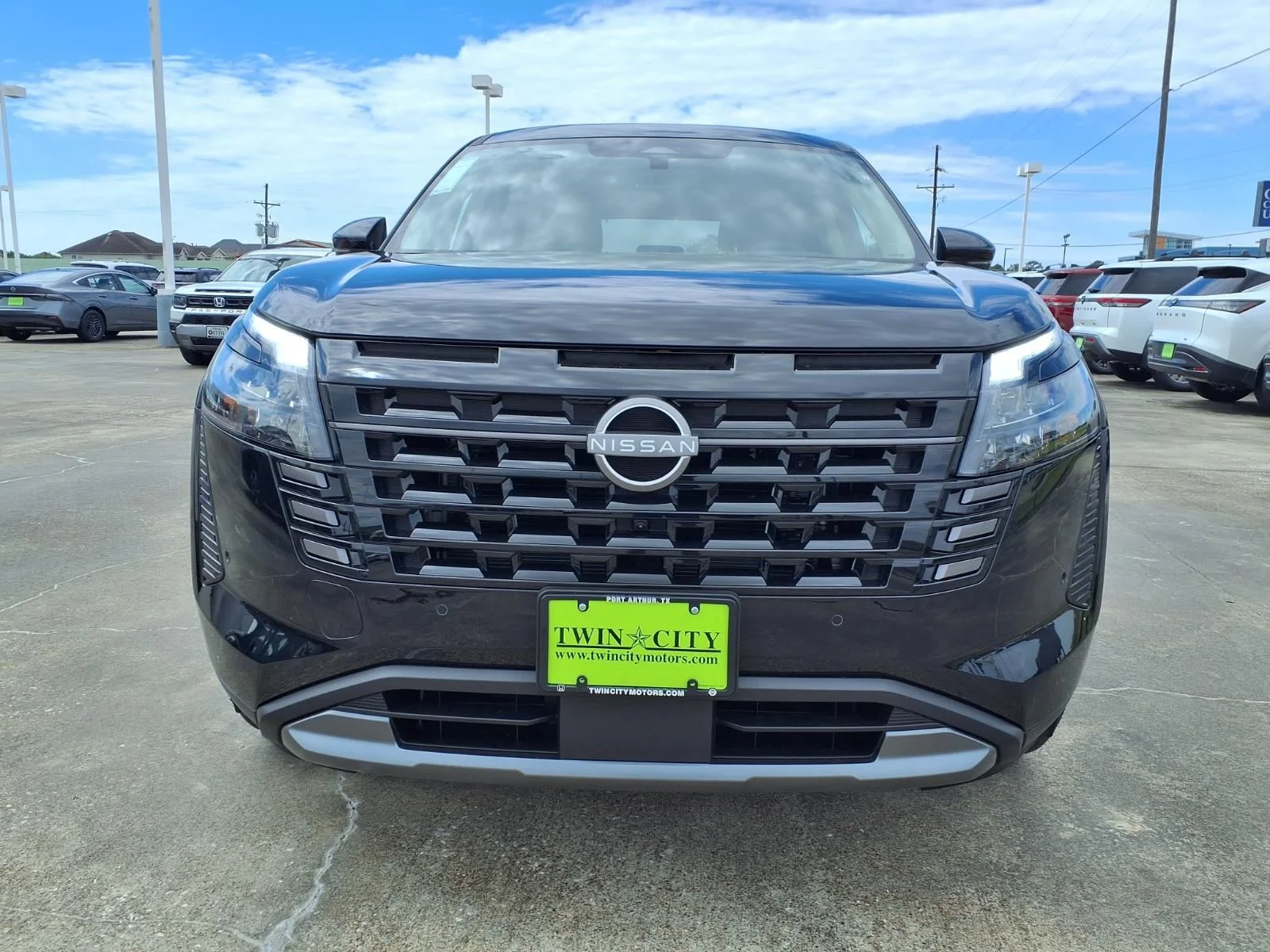 New 2026 Black Nissan Platinum image 3