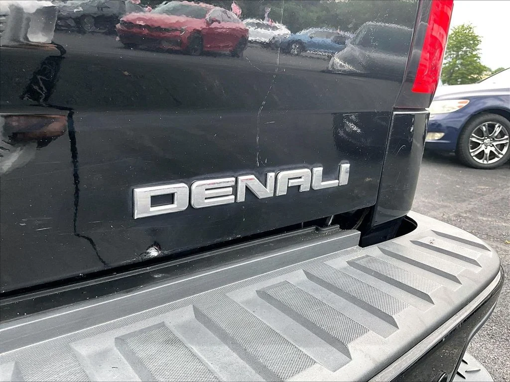 Used 2015 Black GMC Denali image 8