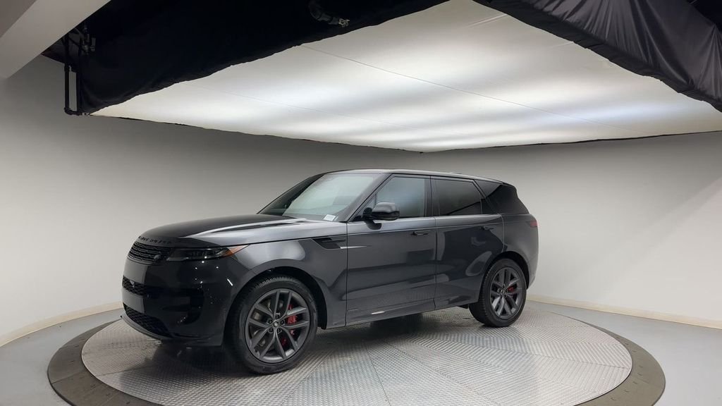 Used 2025 Carpathian Gray Premium Metallic Land Rover Autobiography image 4