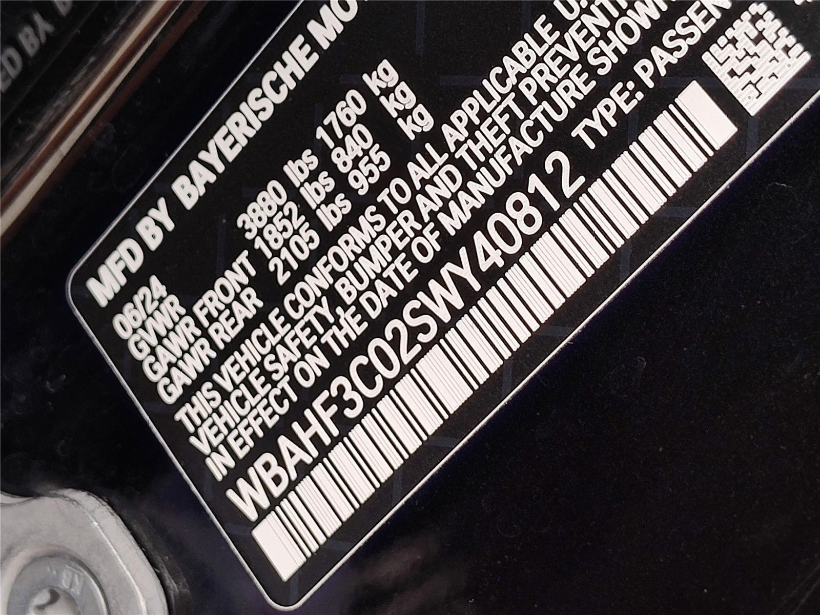 Used 2025 Black Sapphire Metallic BMW sDrive30i image 14