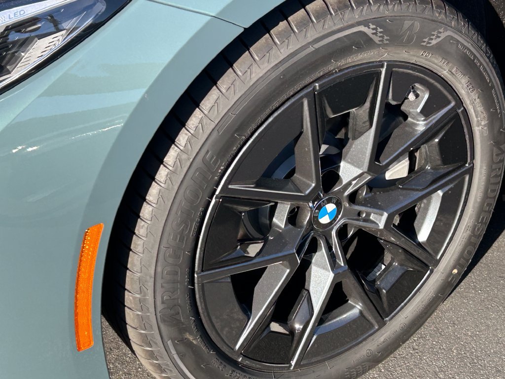 New 2026 Green Metallic BMW eDrive40 image 2