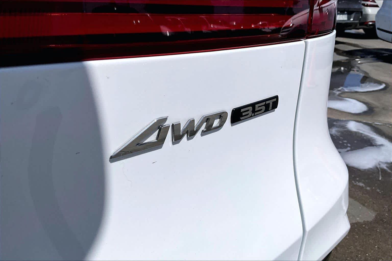 Used 2026 Uyuni White Genesis 3.5T Sport Prestige image 20
