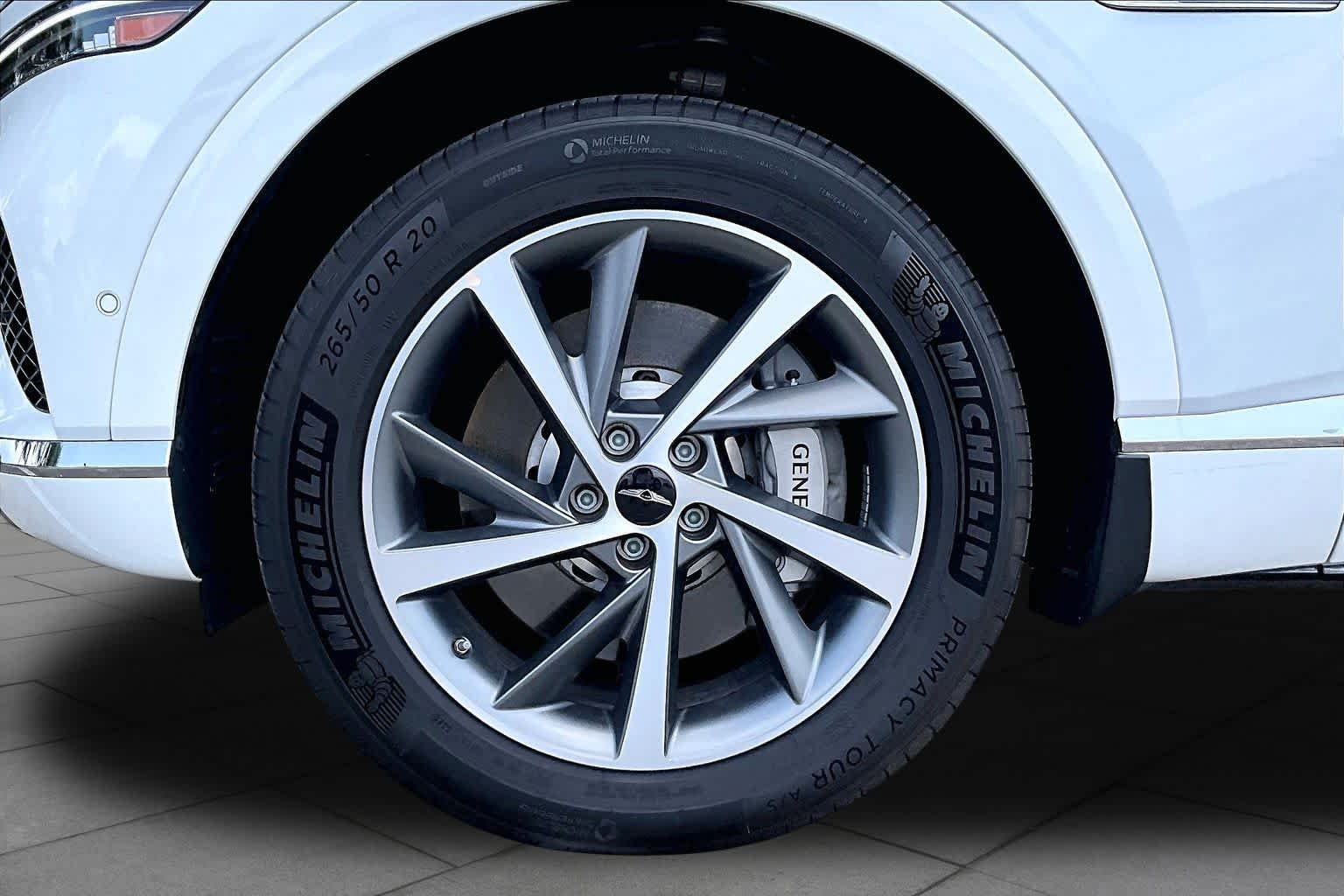 Certified Used 2026 Uyuni White Genesis 2.5T Advanced image 11